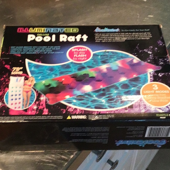 Pool Candy, ILLUMINATED deluxe Pool raft, NEW IN BOX! 3 light modes - Picture 3 of 3